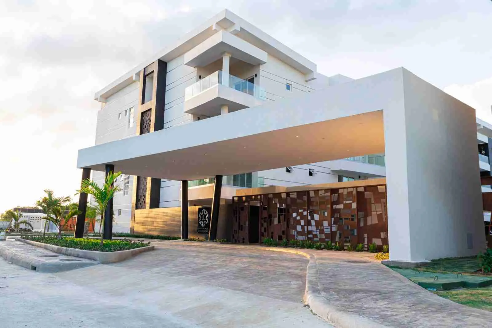 Exclusive 2BR Apartment for sale with 2 balconies and beach access in Cap Cana — photo 6