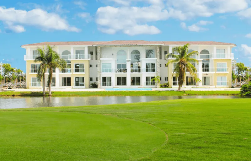 In the prestigious Cocotal Golf & Country Club. Condo on Golf course with Lake View. Beach. Bávaro — photo 1