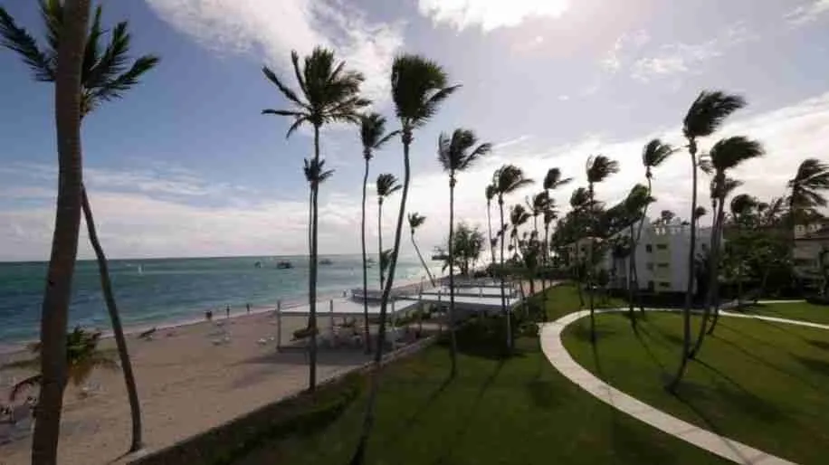 Incredible Beachfront Three-bedroom Punta Cana Penthouse for sale at centric location — photo 5