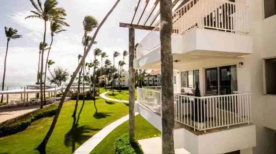 Incredible Beachfront Three-bedroom Punta Cana Penthouse for sale at centric location — photo 6