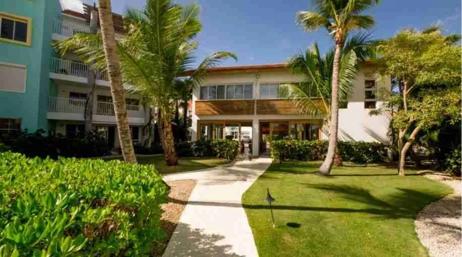 Incredible Beachfront Three-bedroom Punta Cana Penthouse for sale at centric location — photo 9