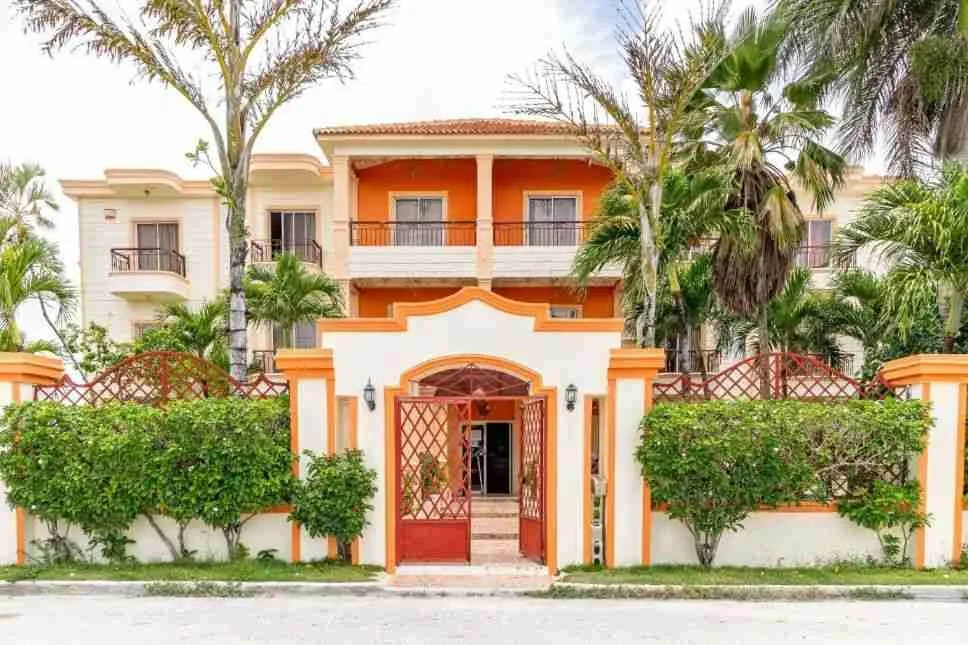 Amazing invest Opportunity 42 bedroom hotel with large pool for sale at Punta Cana — photo 1