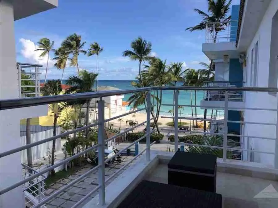 Lovely Two-bedroom Beachfront Condo for sale , located just steps from the beach at Punta Cana — photo 1