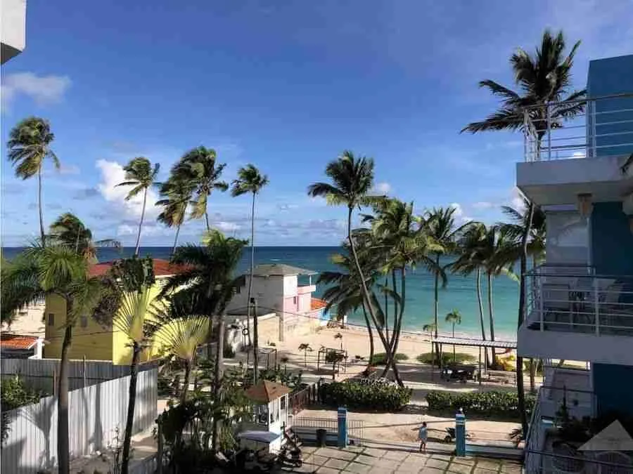 Lovely Two-bedroom Beachfront Condo for sale , located just steps from the beach at Punta Cana — photo 2