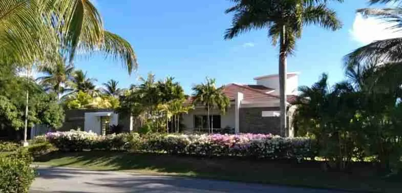 Magnificent 4BR Villa for sale Cocotal with private balcony in each room and golf views! — photo 2