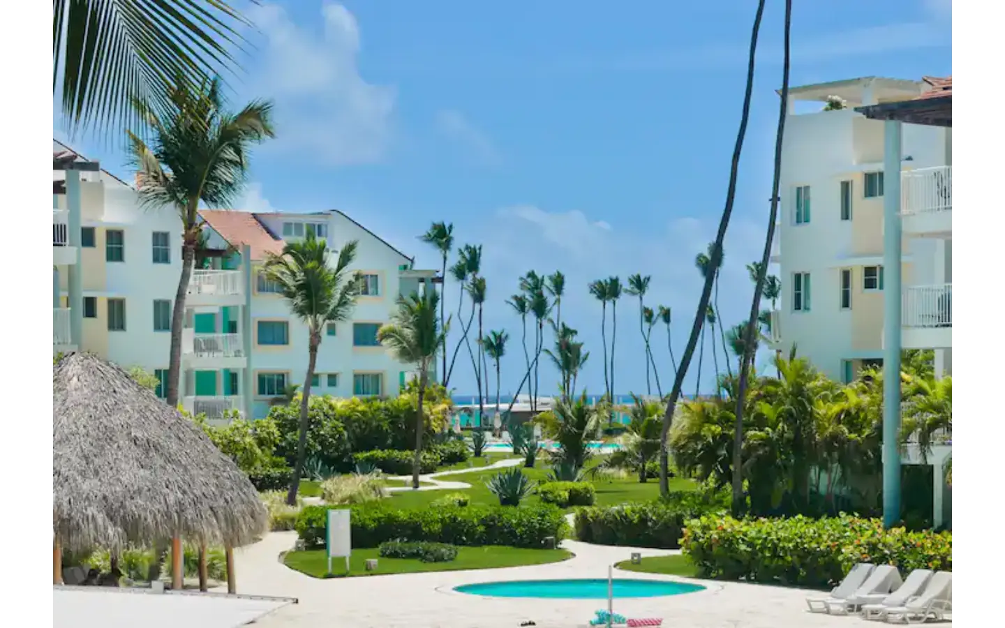 Playa Turquesa, beach-front two-bedroom condo for sale in Punta Cana — photo 2