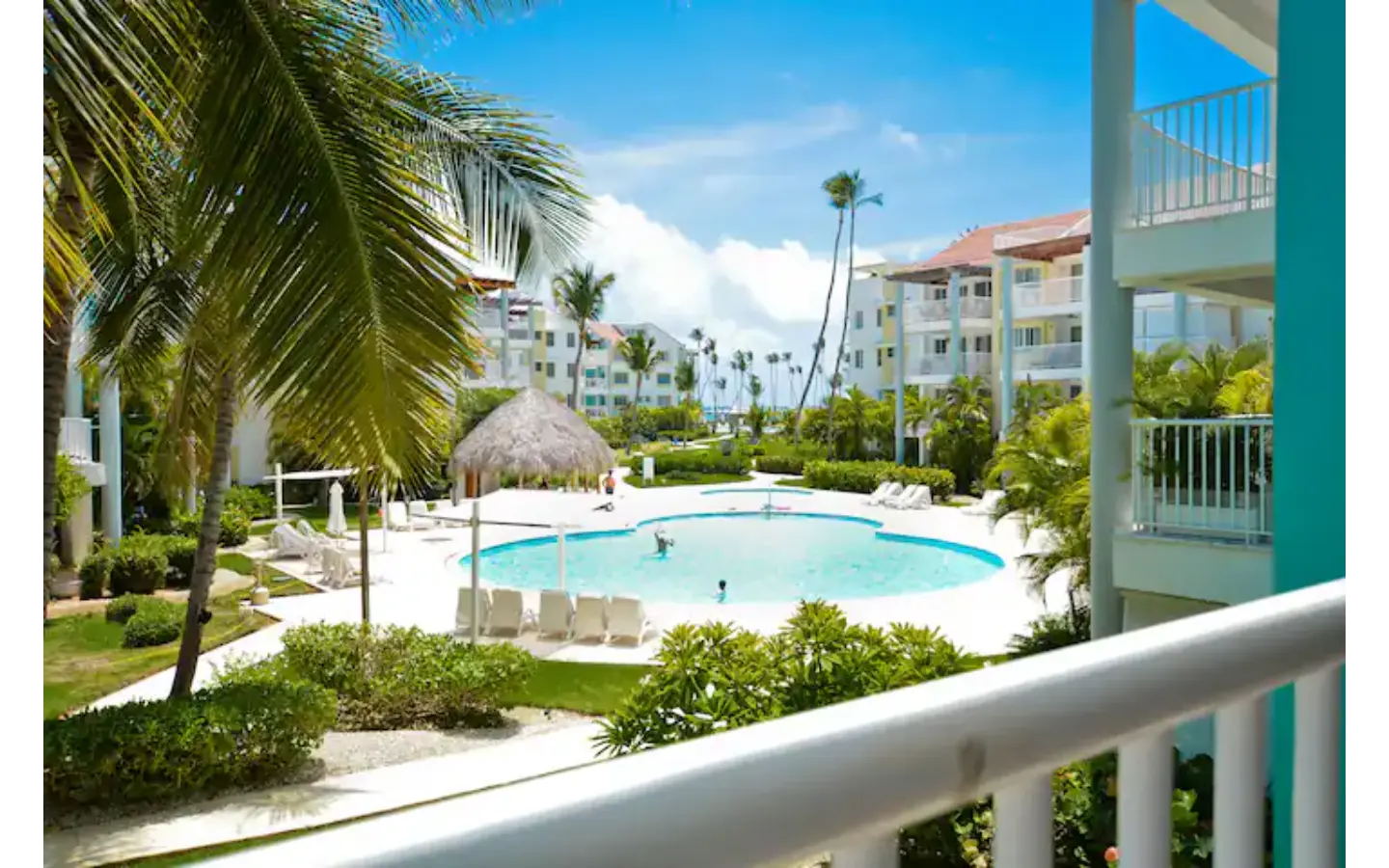 Playa Turquesa, beach-front two-bedroom condo for sale in Punta Cana — photo 3