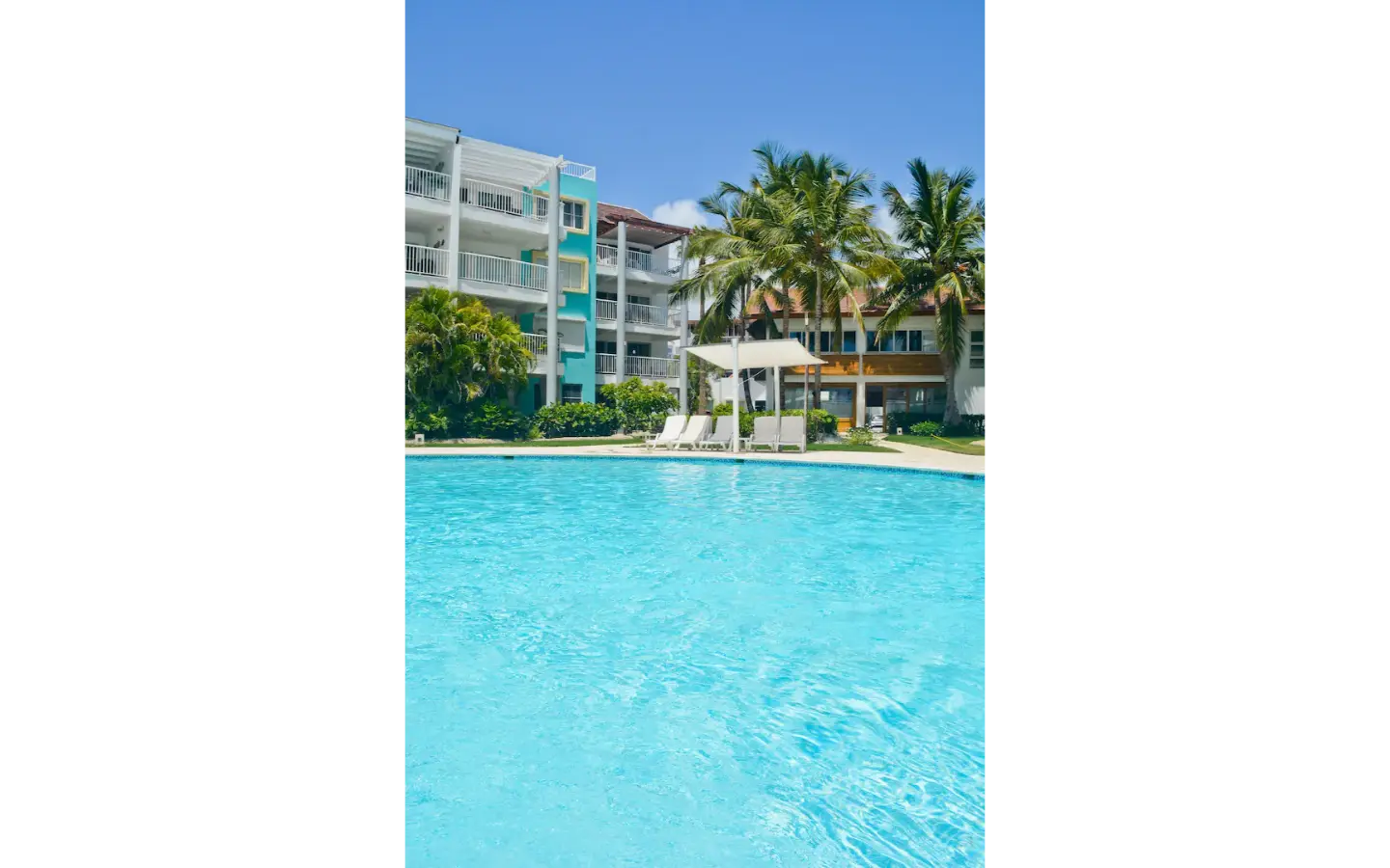 Playa Turquesa, beach-front two-bedroom condo for sale in Punta Cana — photo 6