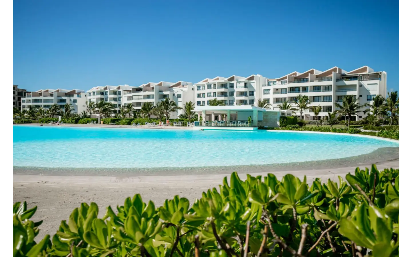 The Beach: Four Bedroom Penthouse for Sale in Downtown Punta Cana with Gated Community — photo 2