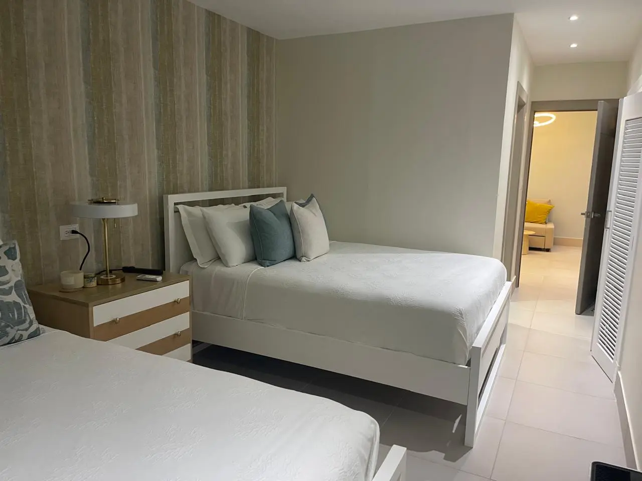 Villa Montero: Three‑Bedroom Villa with Terrace Locker and Backyard in East Village — photo 10