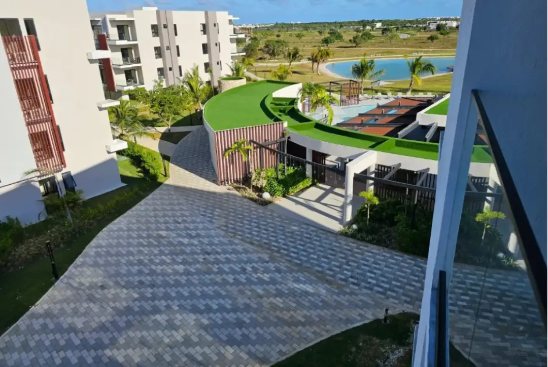 Vista Cana, Panorama Lake, Charming Three-Bedroom Apartment for Sale in Punta Cana — photo 1